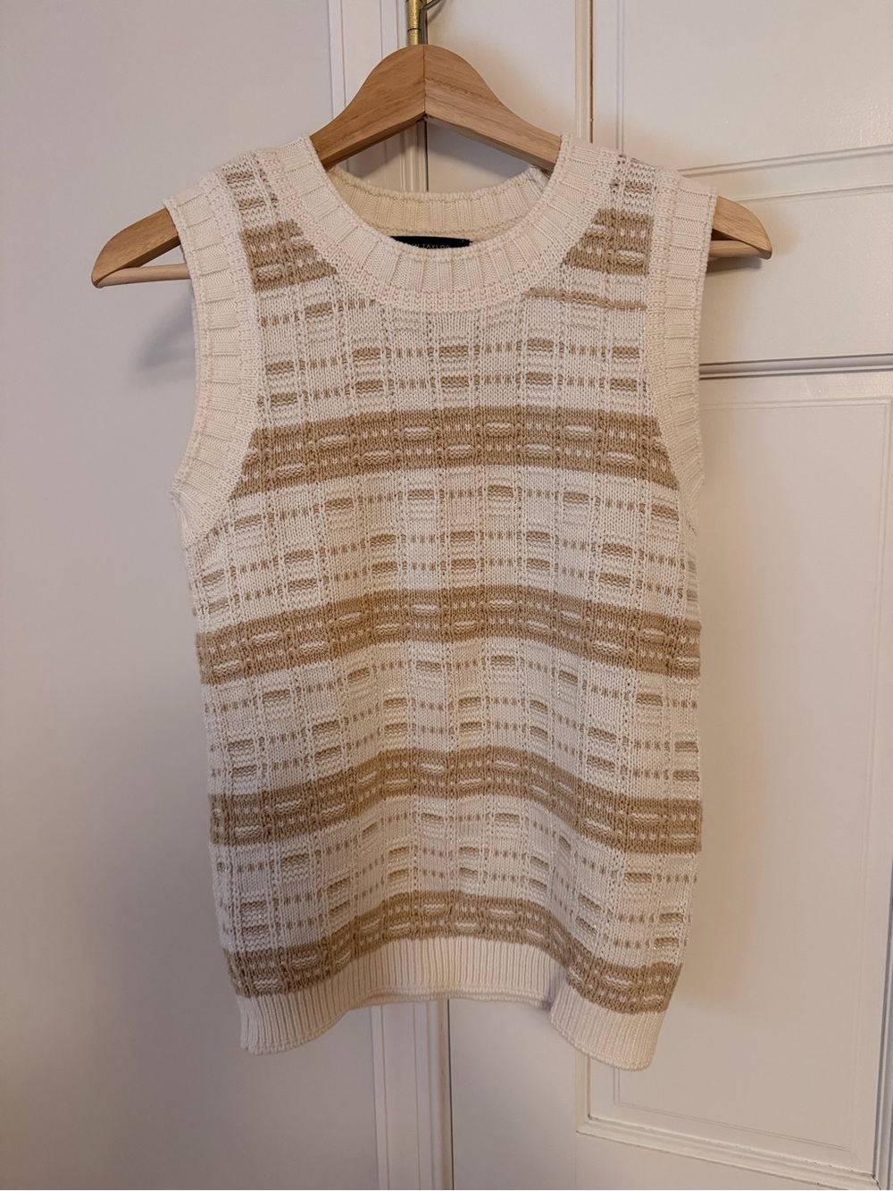 Ann Taylor sweater tank sleeveless knit top